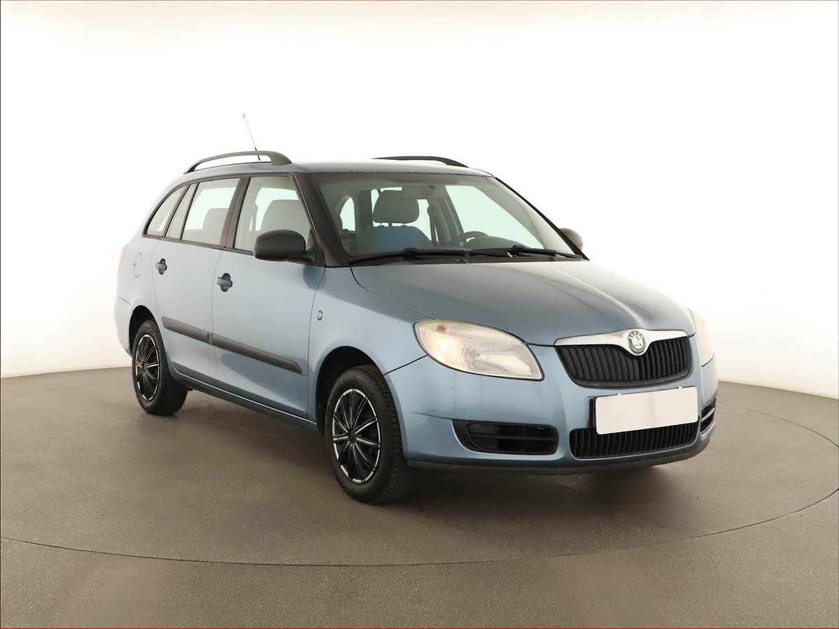 Škoda Fabia 1.2 12V, po STK, rezervace