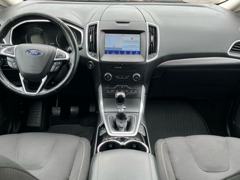 Ford S-MAX 2,0D,110kW,1MAJ,CZ,SERVISKA - fotka 8 z 14