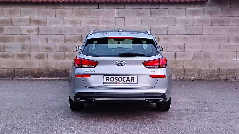 Hyundai i30 1.5 81kW DPI FAMILY COMFORT - fotka 6 z 36