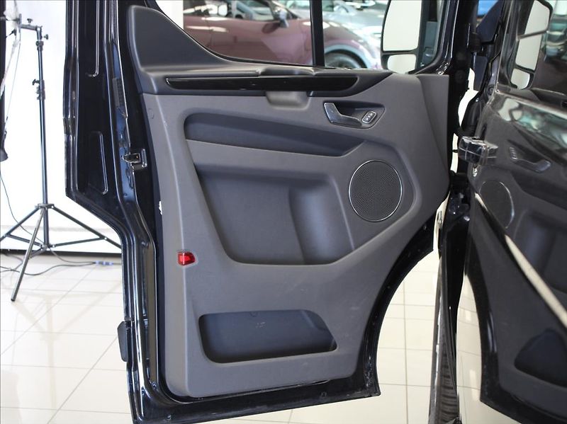 Ford Tourneo Custom 2,0 EB 125kW AT L1 Titan.X ČR - fotka 18 z 23