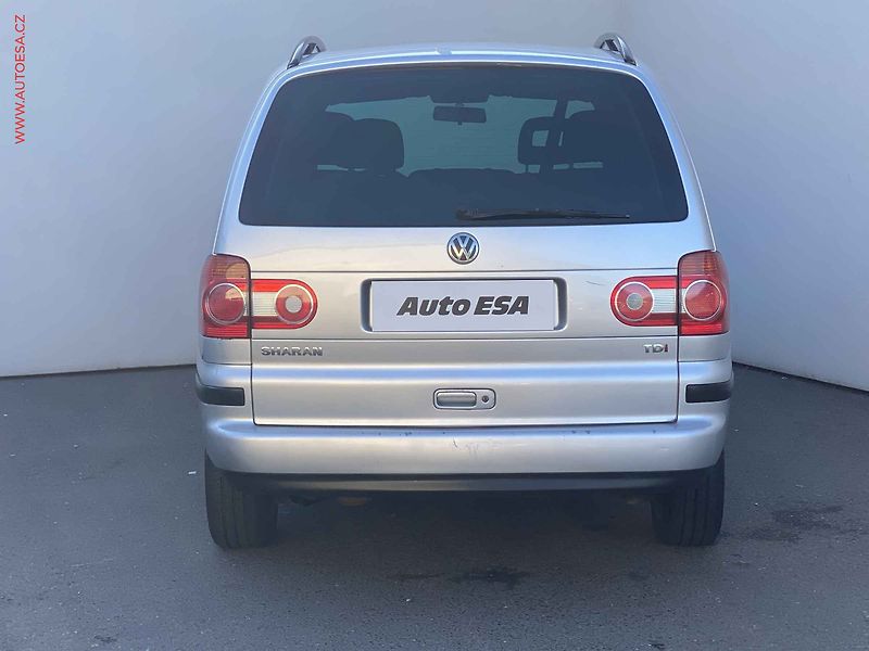 Volkswagen Sharan (2006) 1.9 TDi, Trendline - fotka 5 z 14