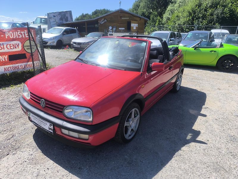 Volkswagen Golf 1.8,KRÁSNÝ,AUTOMAT,1MAJ76LET - fotka 2 z 20