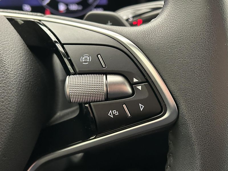 Škoda Kodiaq 2.0 TSI 4x4 EXLUSIVE SELECTION - fotka 17 z 29
