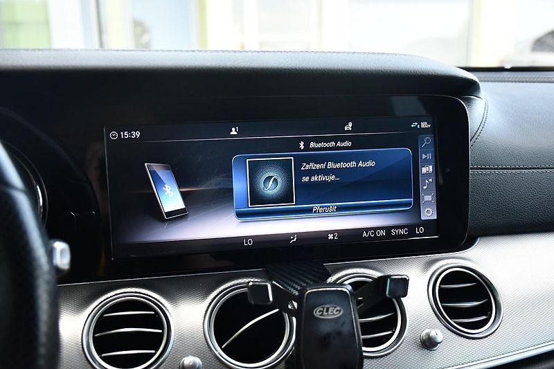 Mercedes-Benz Třídy E 350D AMG K360° HEAD-UP - fotka 31 z 51