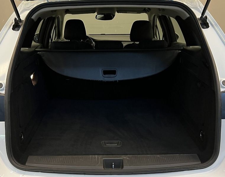 Opel Astra 1.2 ELEGANCE - fotka 10 z 15