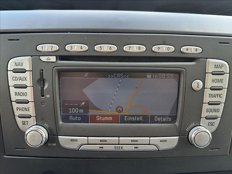 Ford Transit 2,2 TDCI obytná vestavba - fotka 17 z 32