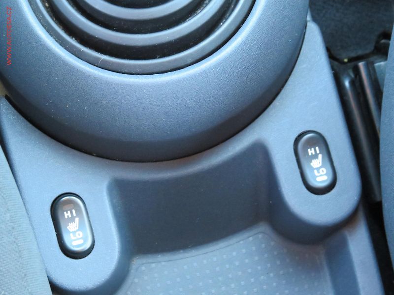 Mitsubishi Colt (2012) 1.3i, STK7/27 - fotka 15 z 18