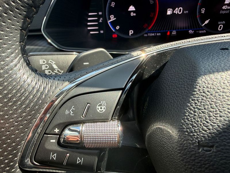 Škoda Superb Sportline  2,0TSI 140kW DSG - fotka 7 z 22