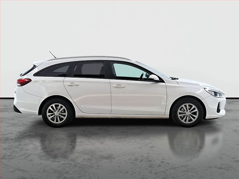Hyundai i30 (2017) 1.0 T-GDI, Tempomat - fotka 6 z 19