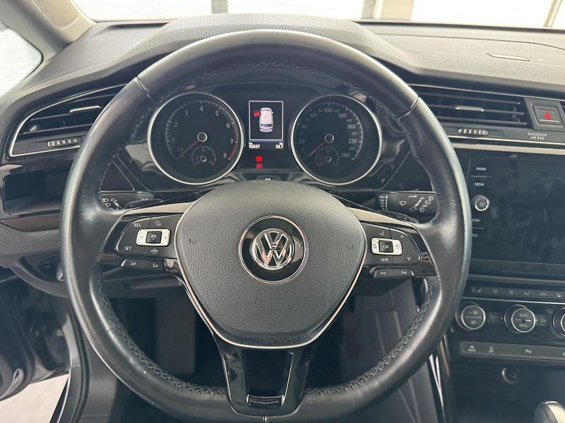 Volkswagen Touran (2020) 1,5TSi DSG 7.MÍST NAVIGACE ACC - fotka 31 z 31