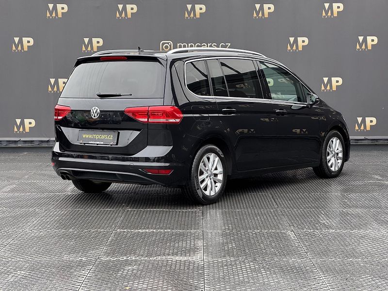 Volkswagen Touran (2017) 1.4TSi 110kW, Highline, 7 míst - fotka 6 z 48