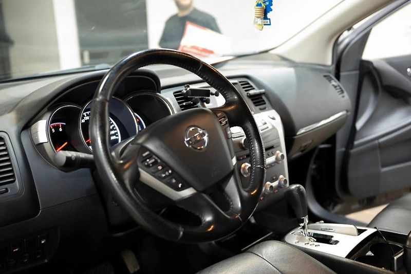 Nissan Murano 2.5 DCI 140 kW 4X4 - fotka 7 z 35