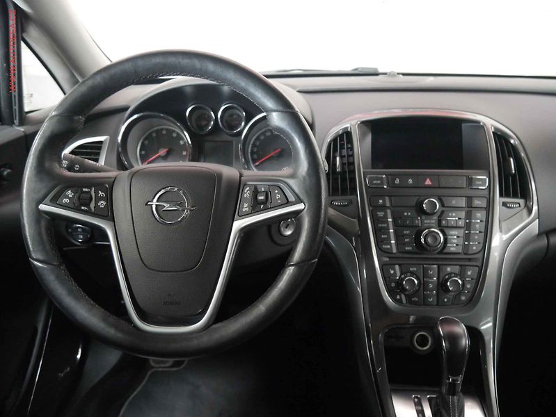 Opel Astra (2013) 1.6T, AT, park.čidla - fotka 11 z 20