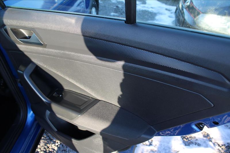 Volkswagen T-Roc 1,6 TDi 85 kW,  servisní kniha - fotka 22 z 27