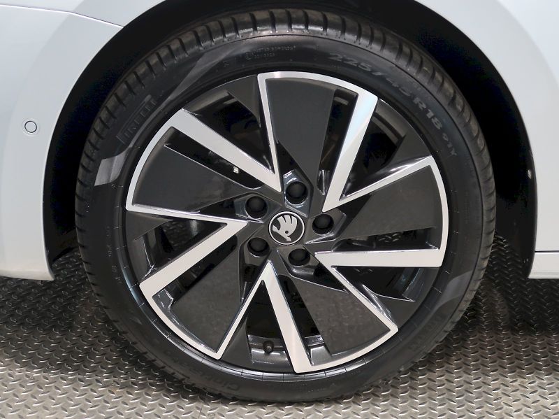 Škoda Octavia (2025) EXCLUSIVE 2.0TDI 110KW DSG WEB - fotka 12 z 46