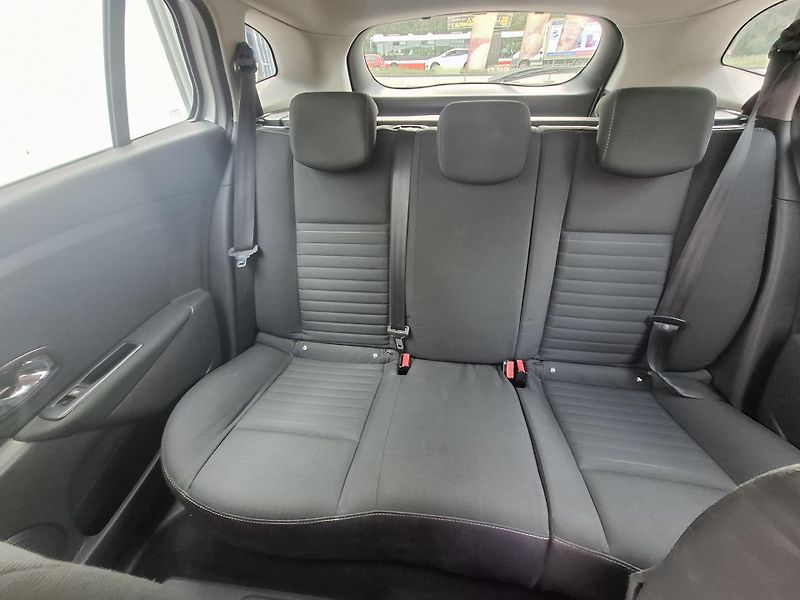 Renault Mégane (2014) 2.5 DCI limited - fotka 10 z 14