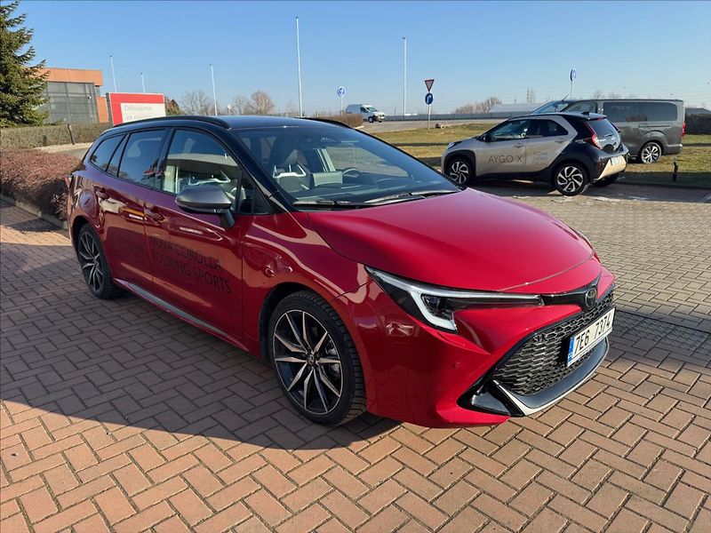 Toyota Corolla 1,8 GR Sport Dynamic - fotka 3 z 12