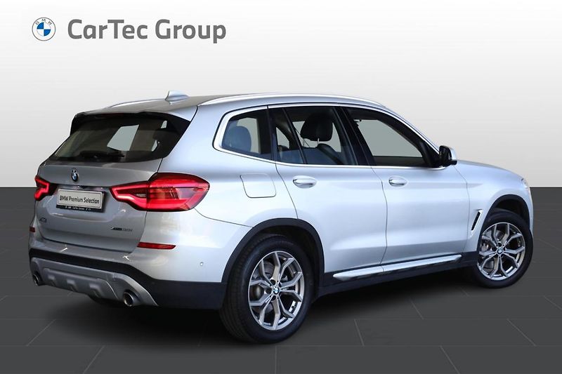 BMW X3 xDrive30i - fotka 3 z 21