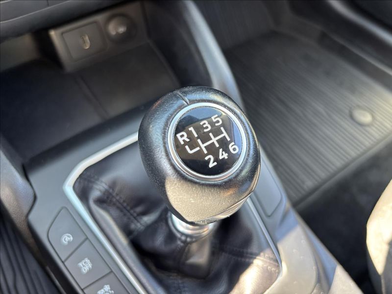 Ford Focus 1,5 EcoBlue Trend 70kW - fotka 33 z 36