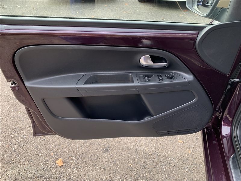 Seat Mii 1,0 i COSMOPOLITAN,ČR - fotka 14 z 17