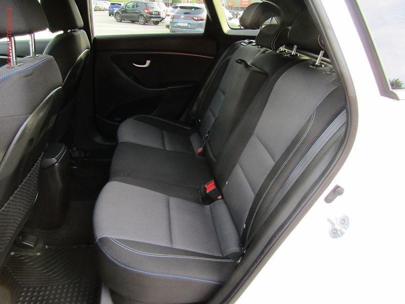 Hyundai i30 (2016) 1.6 GDi - fotka 10 z 22