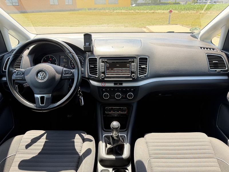 Volkswagen Sharan 2.0 TDI KAMERA TAŽNÉ ROZVODY - fotka 12 z 55