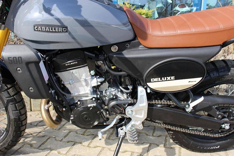 Fantic Caballero Scrambler 500 (2025) DE LUXE 2025 SKLADEM - fotka 10 z 10