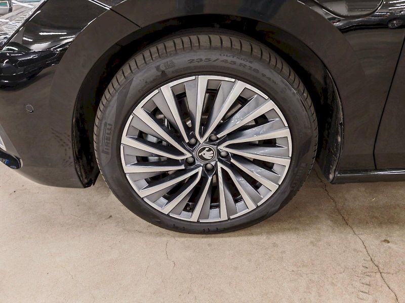 Škoda Superb (2025) iV 1.5 TSI 150 kW DSG L&K - fotka 34 z 34