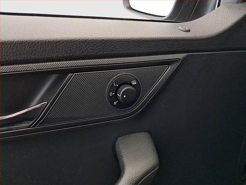 Škoda Fabia (2016) Style 1.2 TSI, Serv.kniha - fotka 17 z 23