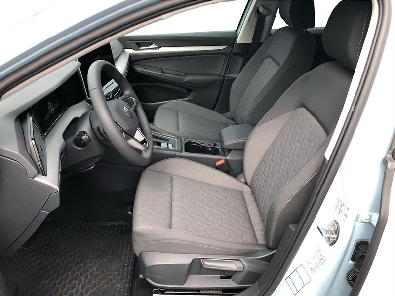 Volkswagen Golf Variant People 1,5 eTSI 7DSG m - fotka 11 z 30