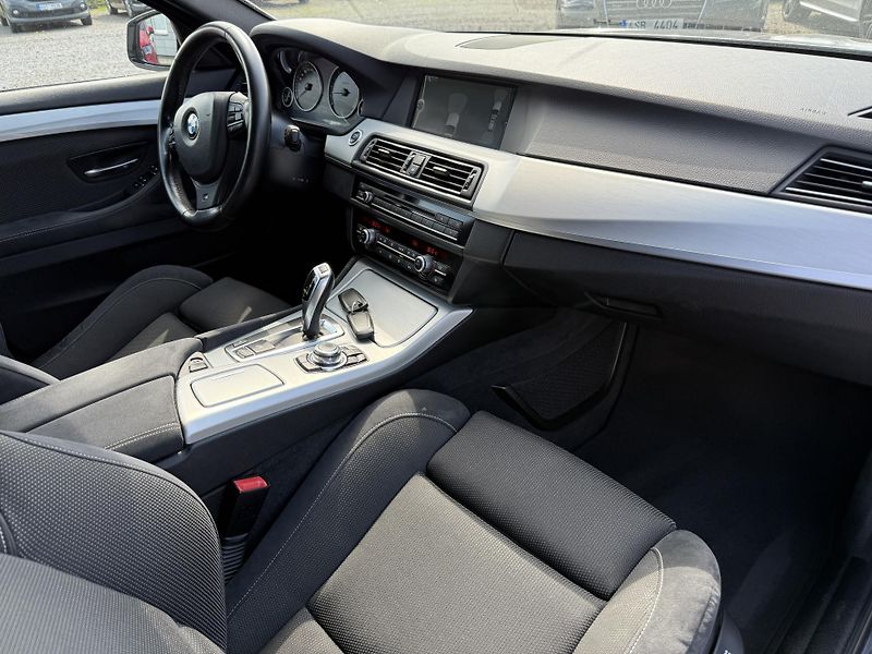 BMW Řada 5 530d (F11) M-paket 180kW - fotka 10 z 21