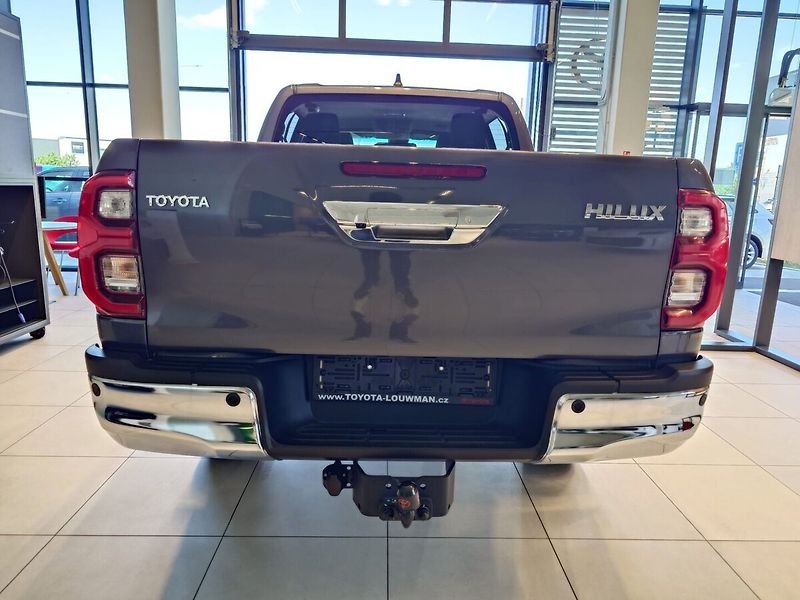 Toyota Hilux Executive MHEV - fotka 7 z 12