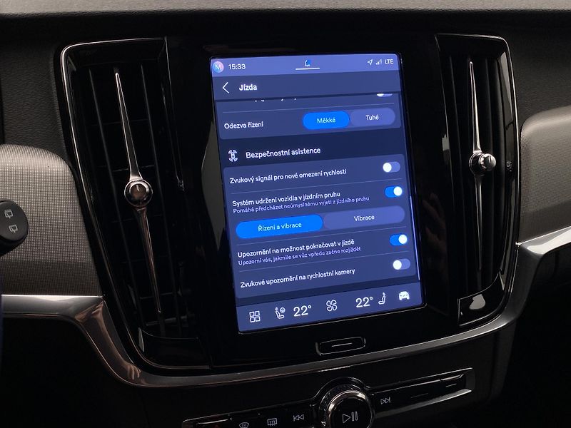 Volvo V90 T6 AWD PLUG-IN DARK PLUS AUT - fotka 48 z 59