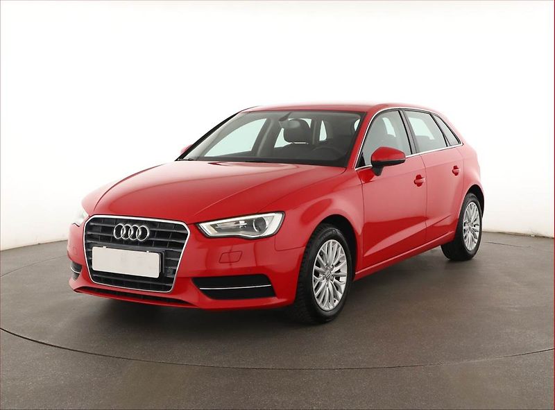 Audi A3 (2014) 1.2 TFSI, Kůže, Bi-Xenony - fotka 2 z 16