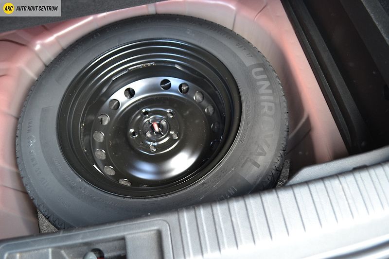 Renault Captur techno mild hybrid 140 - fotka 15 z 52