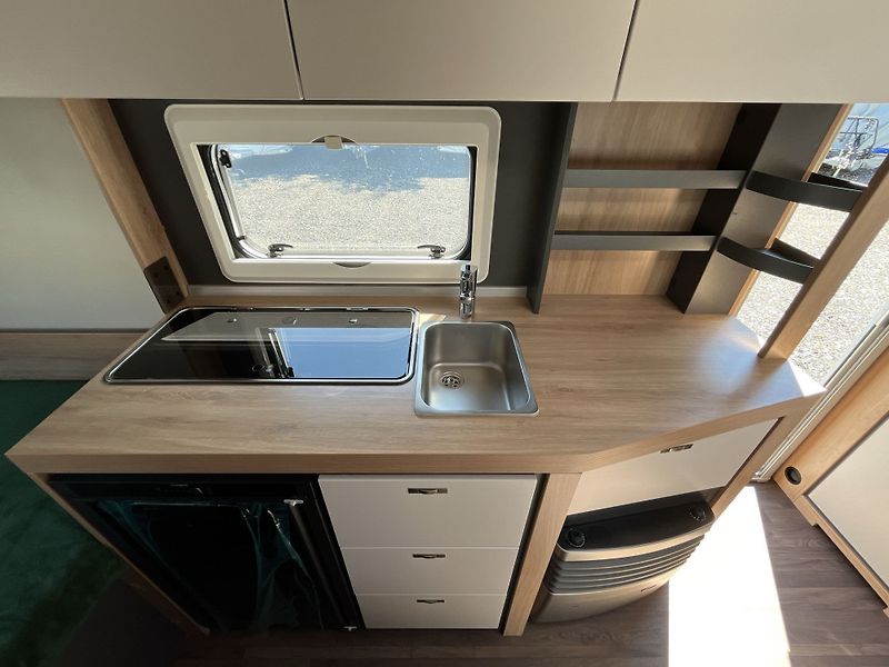 Knaus (2027) Sport 420 QD - fotka 13 z 19