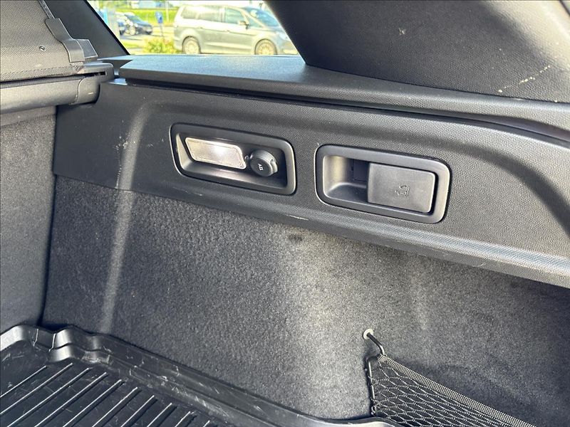 Peugeot 308 1,5 HDi 96kW Allure AUT DPH - fotka 14 z 47