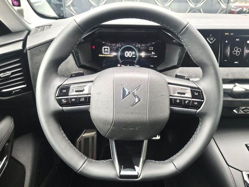 DS Automobiles DS N°4 (2026) N°4  PERFORMANCE LINE HYBRID   - fotka 4 z 27