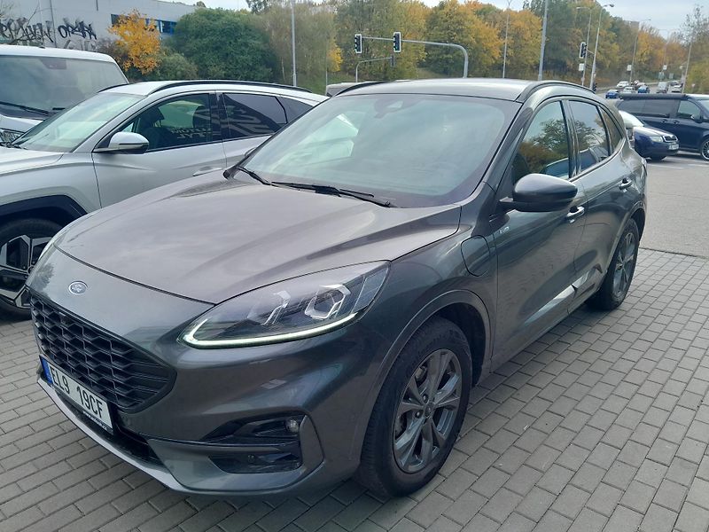 Ford Kuga ST-Line X PHEV, ČR, 1.MAJ - fotka 4 z 8