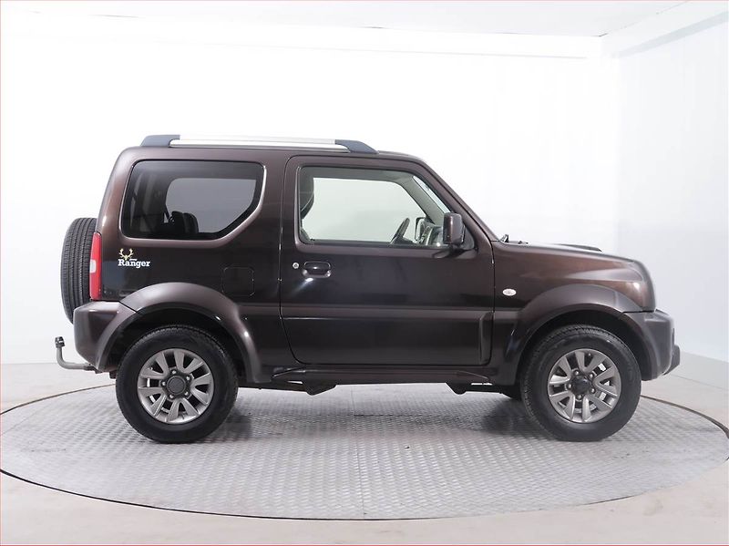 Suzuki Jimny (2018) GL 1.3 16V, 4X4, Serv.kniha - fotka 6 z 17
