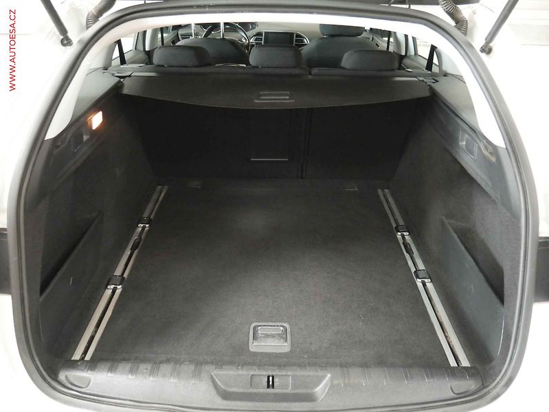 Peugeot 308 (2015) 1.2 PT, ČR, Active, TZ - fotka 7 z 19