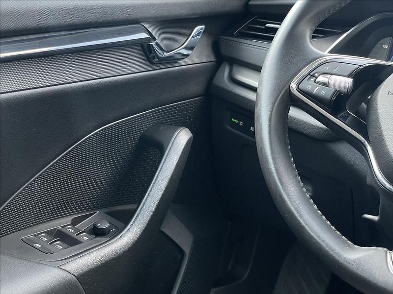 Škoda Octavia 2,0 TDI Combi Ambition Plus - fotka 13 z 21