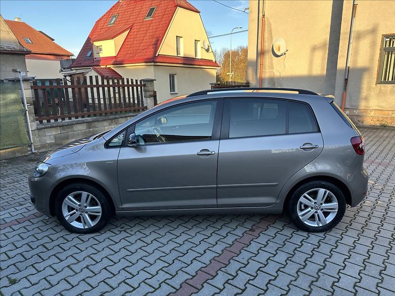 Volkswagen Golf Plus 1,2 TOP stav 1.majitel - fotka 7 z 22