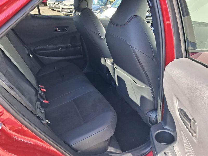 Toyota C-HR 2,0 HEV e-CVT GR Sport - fotka 20 z 24