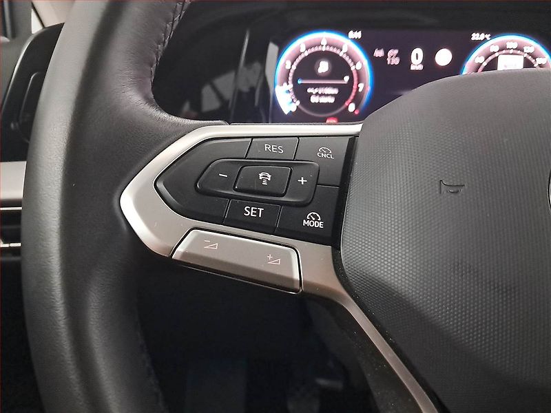 Volkswagen Golf (2025) Life 1.5 TSI - fotka 16 z 18
