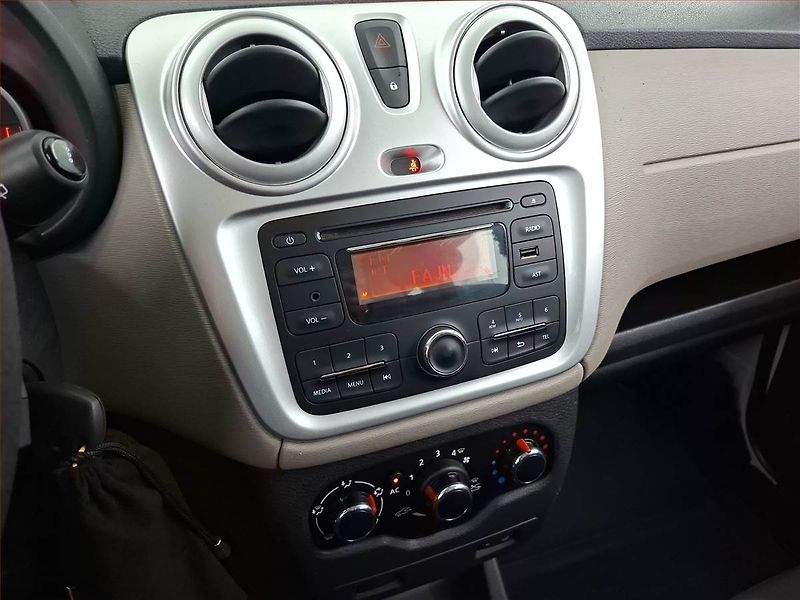 Dacia Dokker (2013) Arctica 1.6 i, 5Míst, ČR, 1Maj - fotka 11 z 13