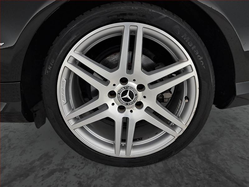 Mercedes-Benz Třídy E (2012) E 300 CDI, Automat, Kůže - fotka 15 z 17
