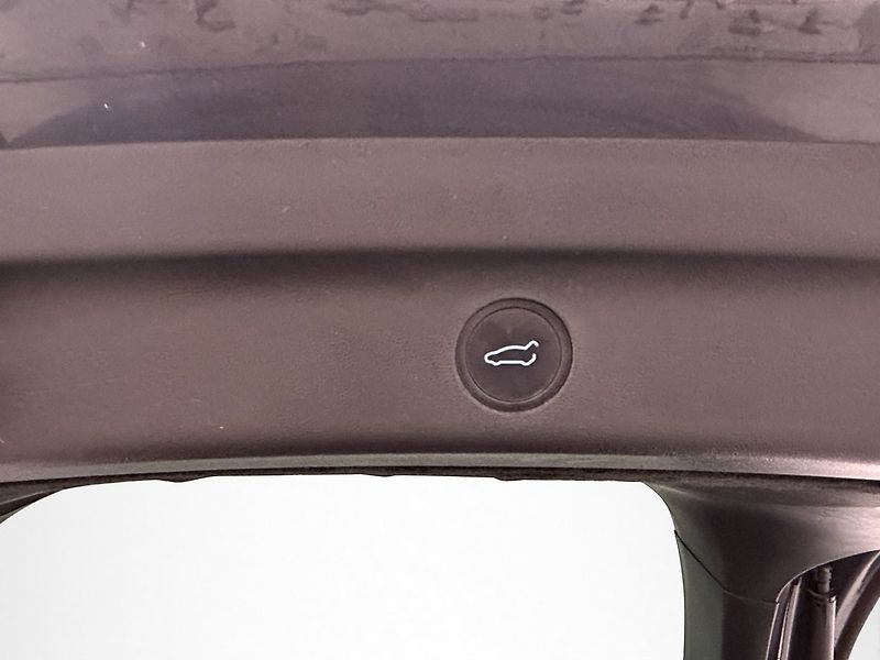 Tesla Model Y Long Range AWD - fotka 30 z 30