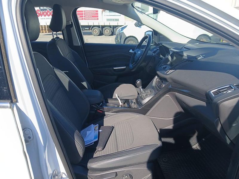 Ford Kuga (2019) 1,5 EB Titanium - fotka 7 z 9