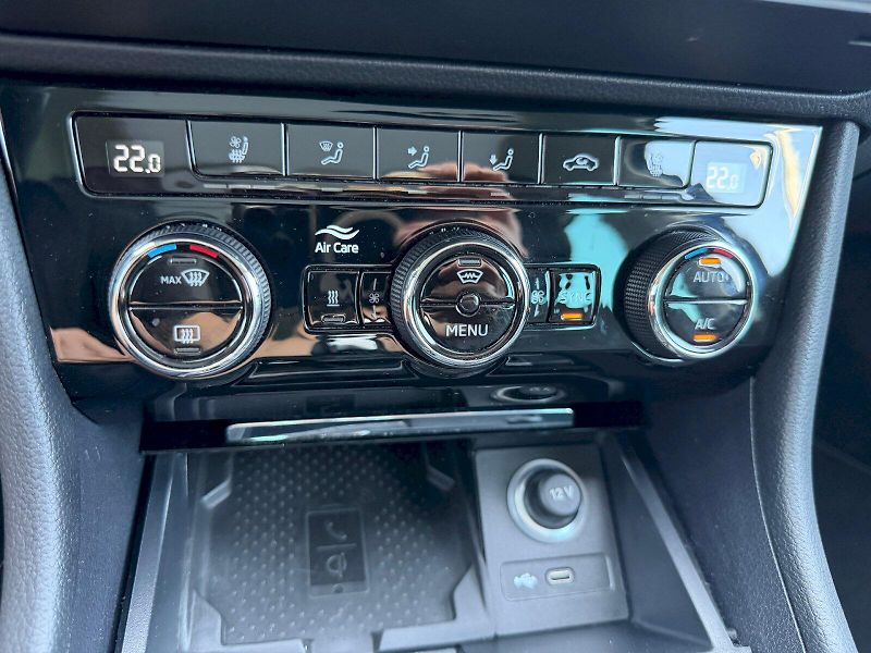 Škoda Superb (2024) 2.0 TDI 147kW 4x4 L&K - fotka 27 z 35